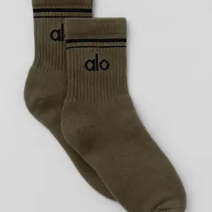Unisex Half-Crew Throwback Sock - Olive Tree/Black