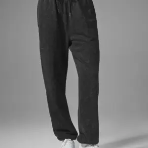 Chill Vintage Wash Sweatpant - Black Wash