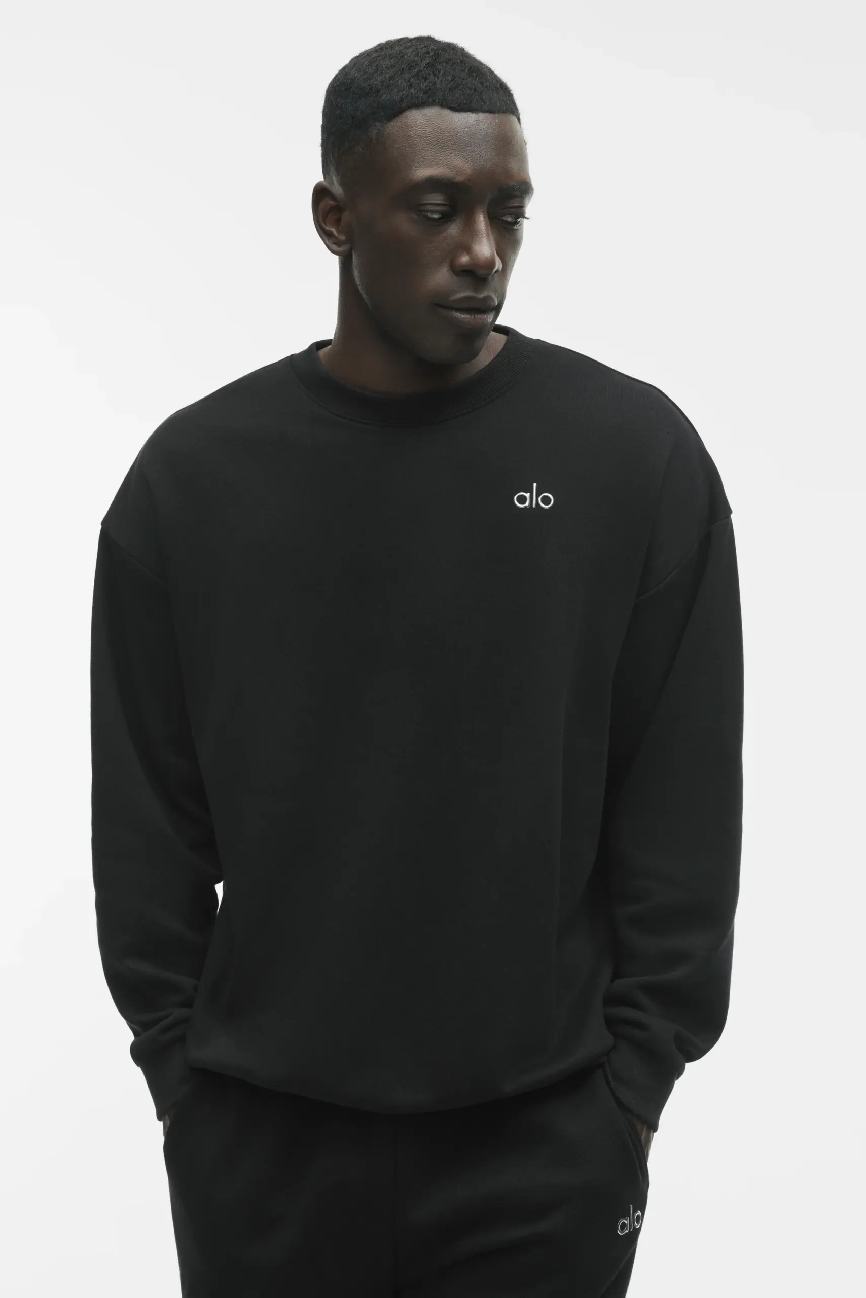 Accolade Crew Neck Pullover - Black