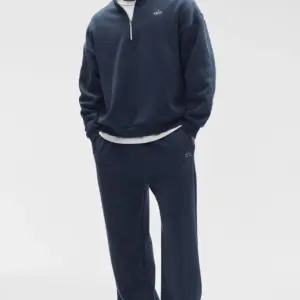 Accolade Straight Leg Sweatpant - Navy