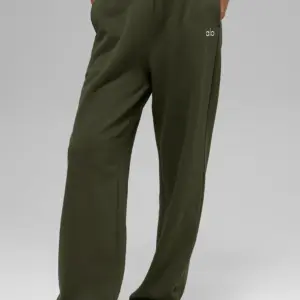 Accolade Straight Leg Sweatpant - Green Olive