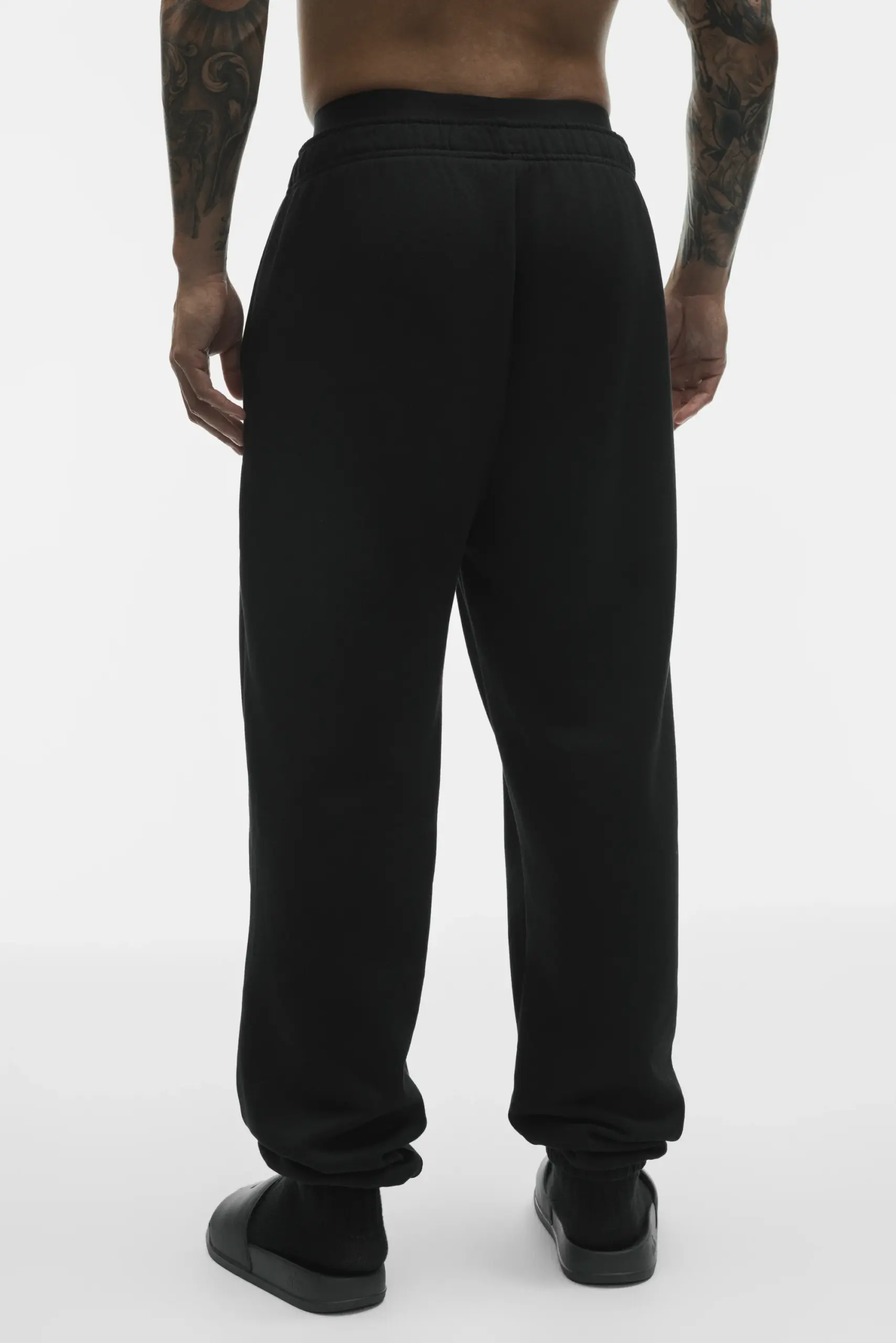 Accolade Sweatpant - Black - Image 2