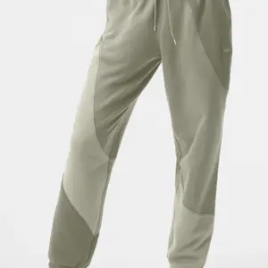 Make Waves Sweatpant - Limestone Tonal