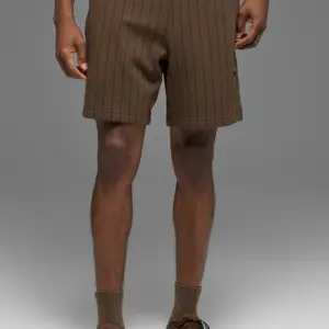 7 Pinstripe Short - Espresso Pinstripe