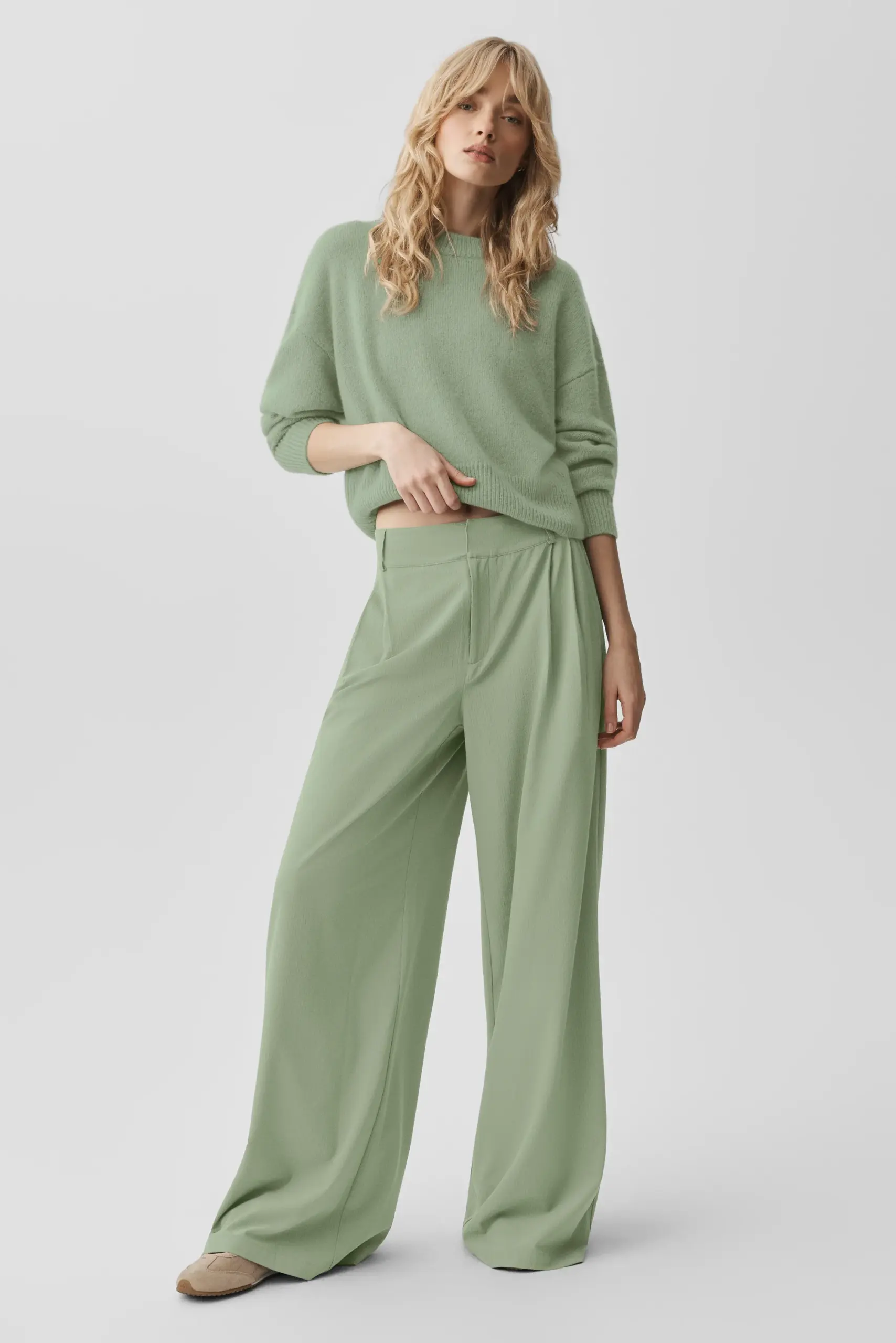 Wool Cashmere Cropped New Class Crewneck Sweater - Dune Grass - Image 5