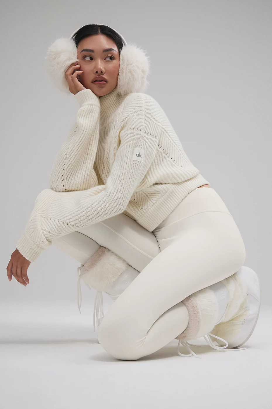 Winter Magic Cashmere Turtleneck - Ivory - Image 5