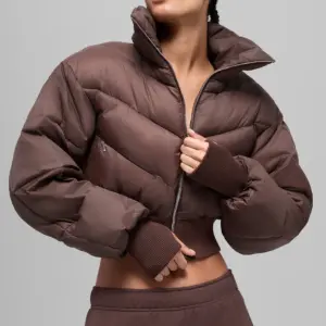 Cropped Atmosphere Puffer - Brownstone