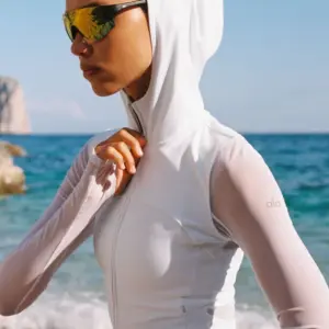 ALO Softsculpt Superset Full Zip Jacket - White