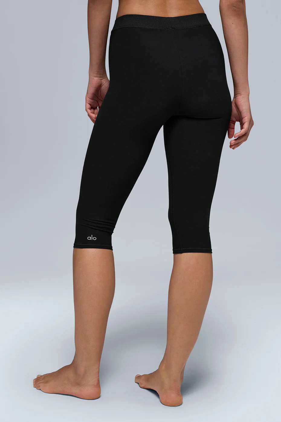 Alosoft High-Waist Iconic 90's Capri - Black - Image 3