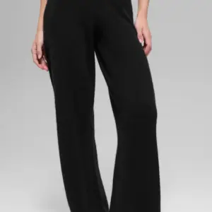 Wool Cashmere High-Waist New Class Wide Leg Pant - Black