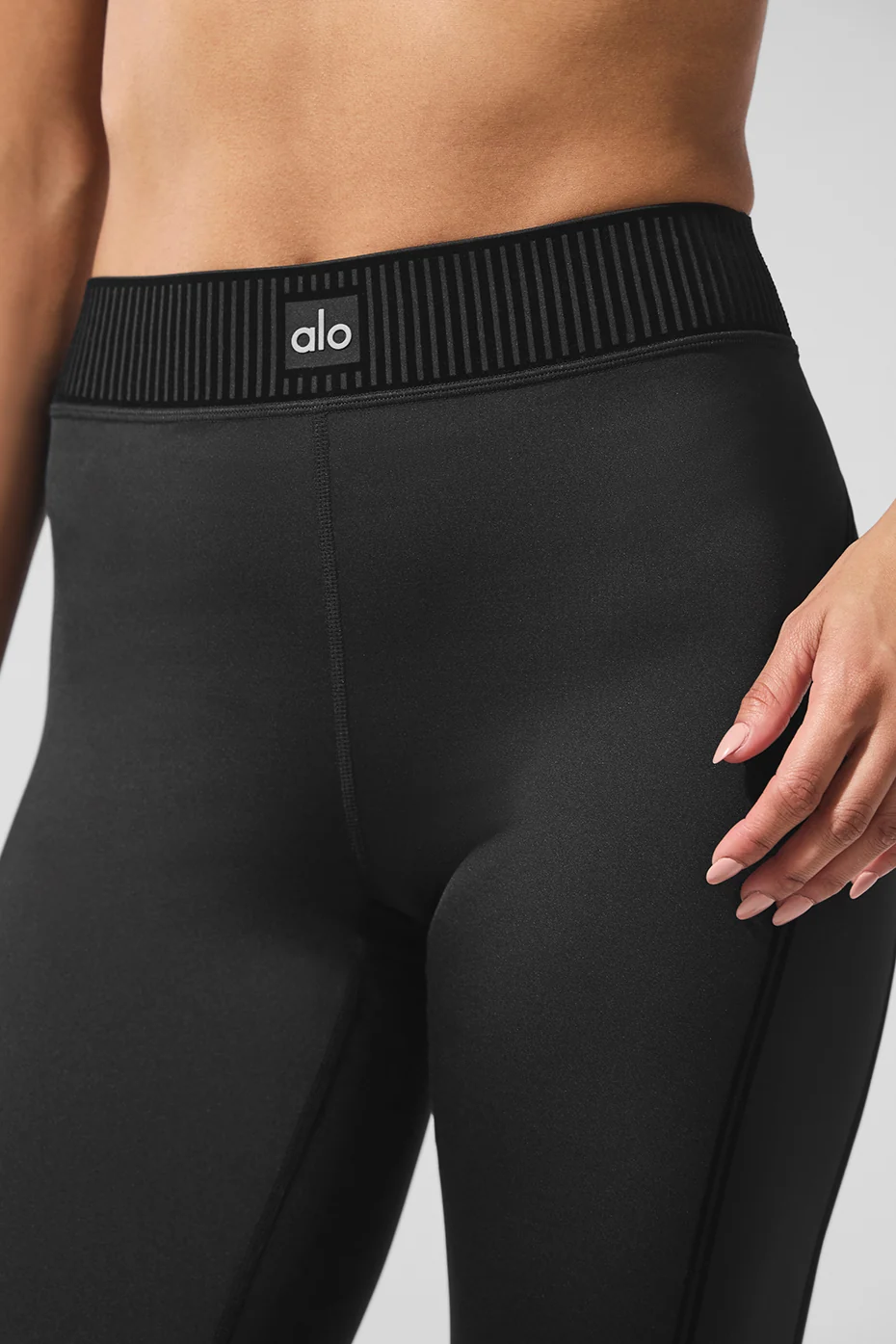 Airlift High-Waist Line Up Capri - Black - Image 4