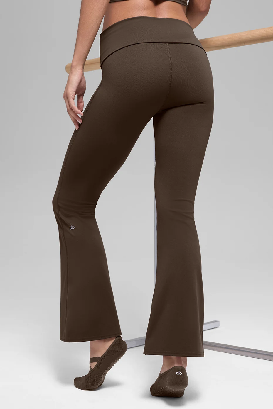 ALO Softsculpt Foldover Flare Legging (Short) - Espresso - Image 3