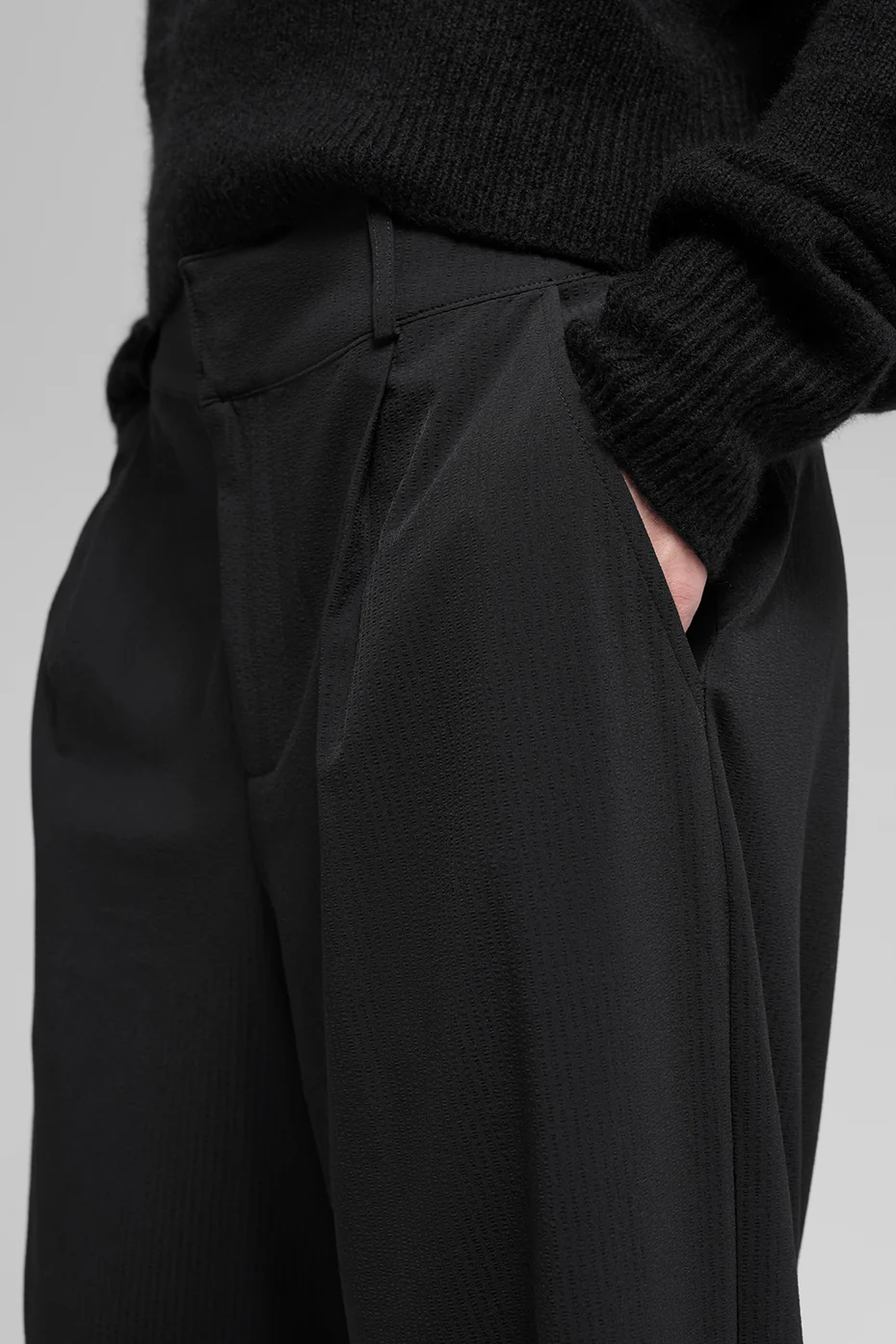 High-Waist Dreamscape Trouser (Short) - Black - Image 4