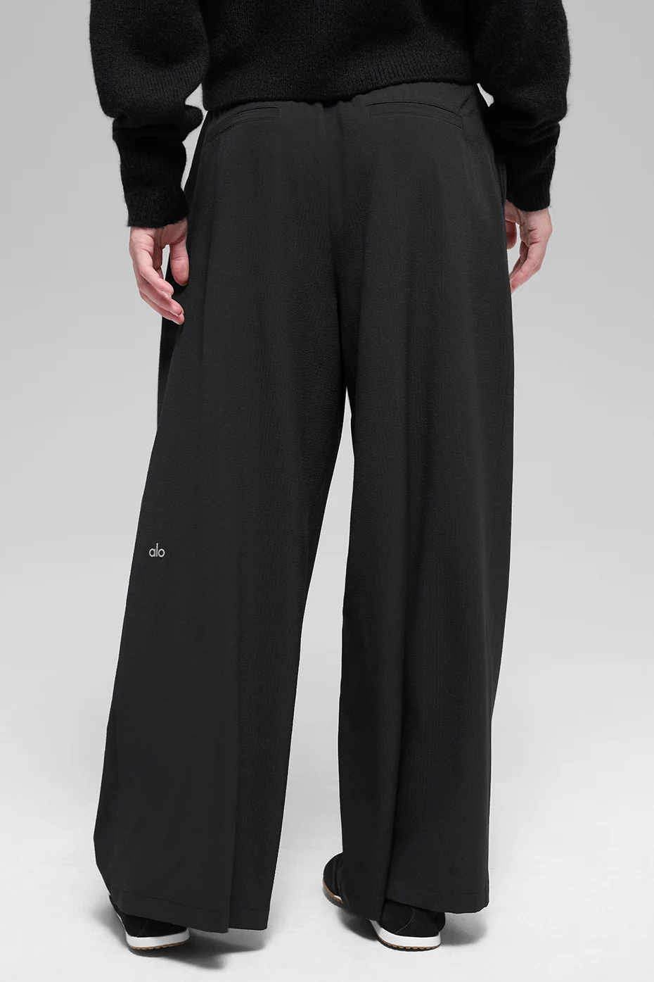 High-Waist Dreamscape Trouser (Short) - Black - Image 3