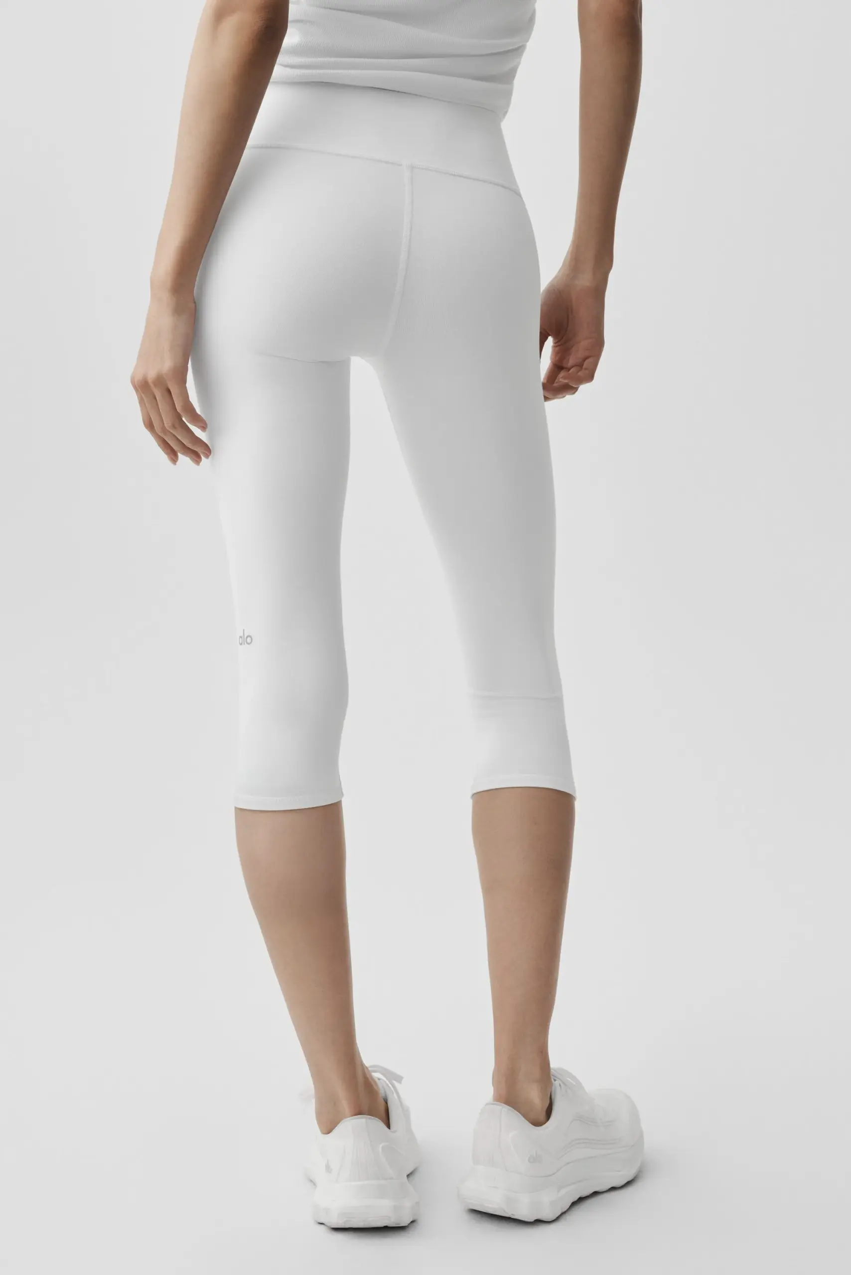 16 High-Waist Airbrush Capri - White - Image 3