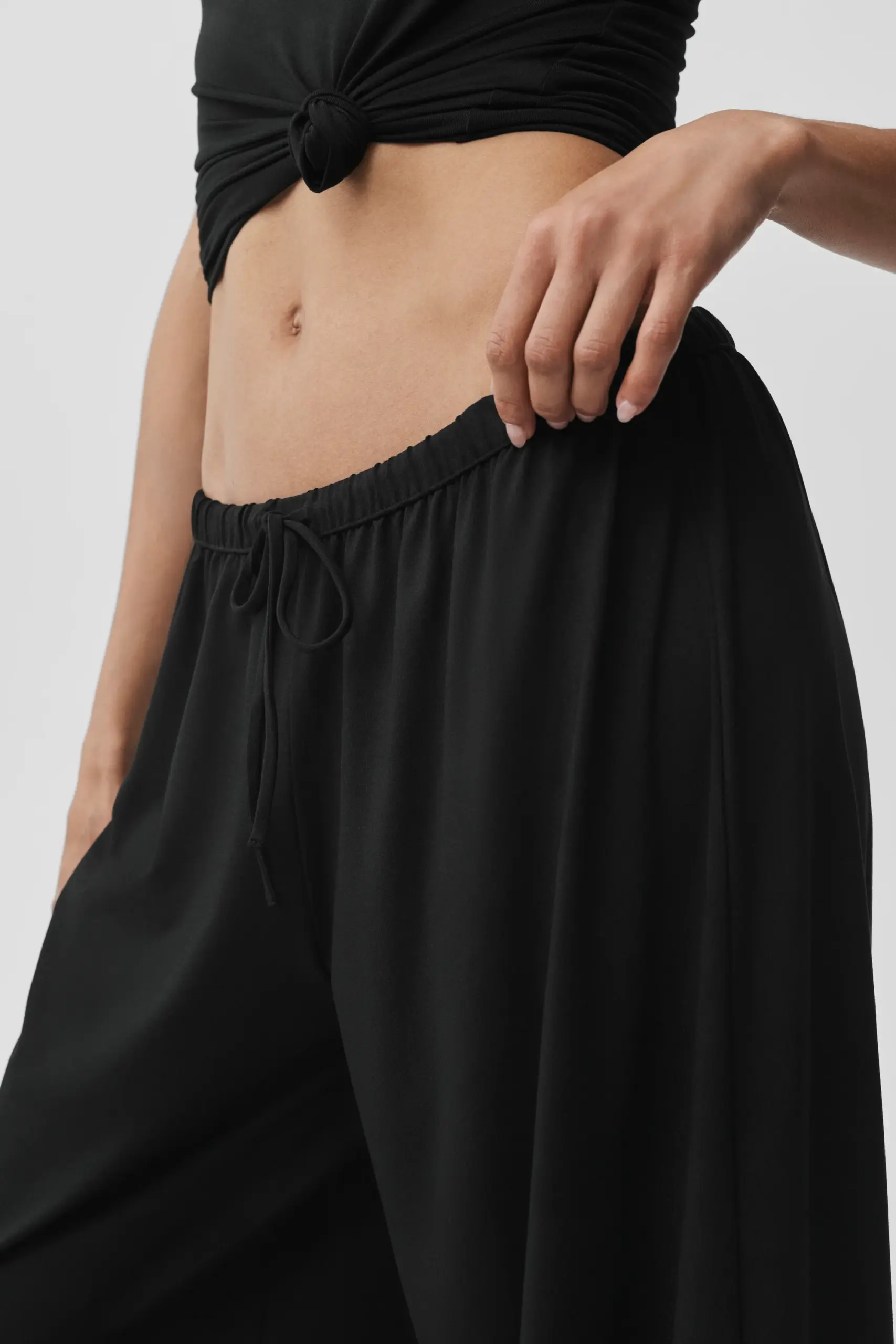 Alosoft Mid-Rise Finesse Wide Leg Sweatpant - Black - Image 3