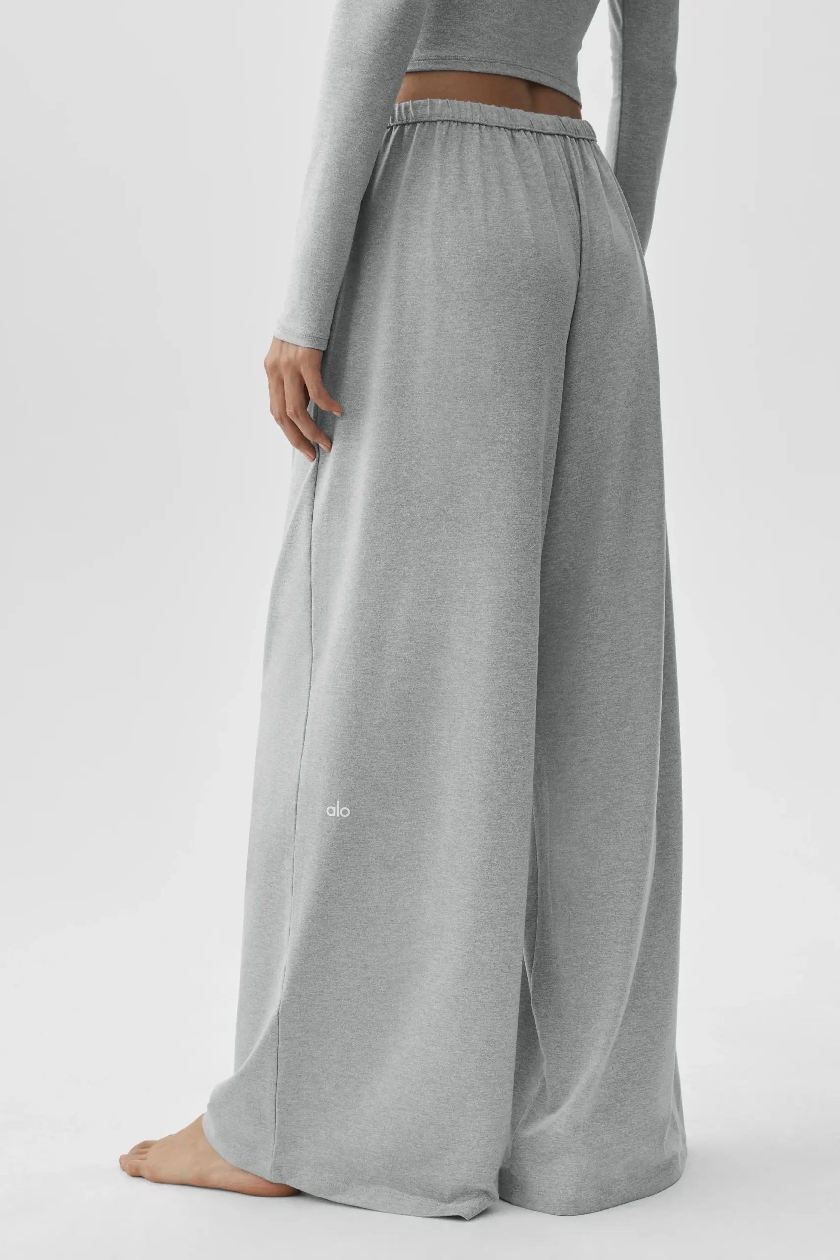 Alosoft Mid-Rise Finesse Wide Leg Sweatpant - Vintage Athletic Heather - Image 3
