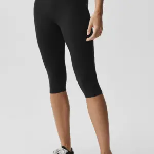 ALO Softsculpt High-Waist Amp It Up Capri - Black