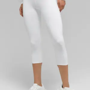 High-Waist Airbrush Capri - White