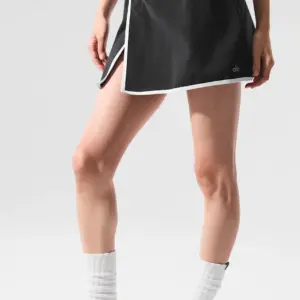 Airbrush Streamlined Skirt - Black/White