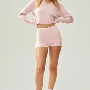 Cashmere High-Waist Embrace Short - Frosted Pink