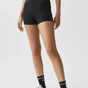 3 ALO Softsculpt High-Waist Amp It Up Short - Black